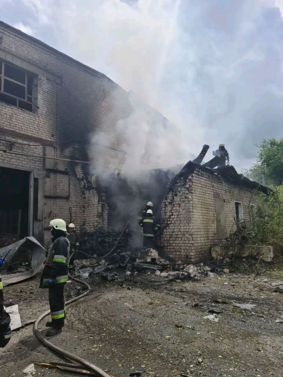 Обстрел Харькова: от пожара и осколков снаряда пострадали три человека